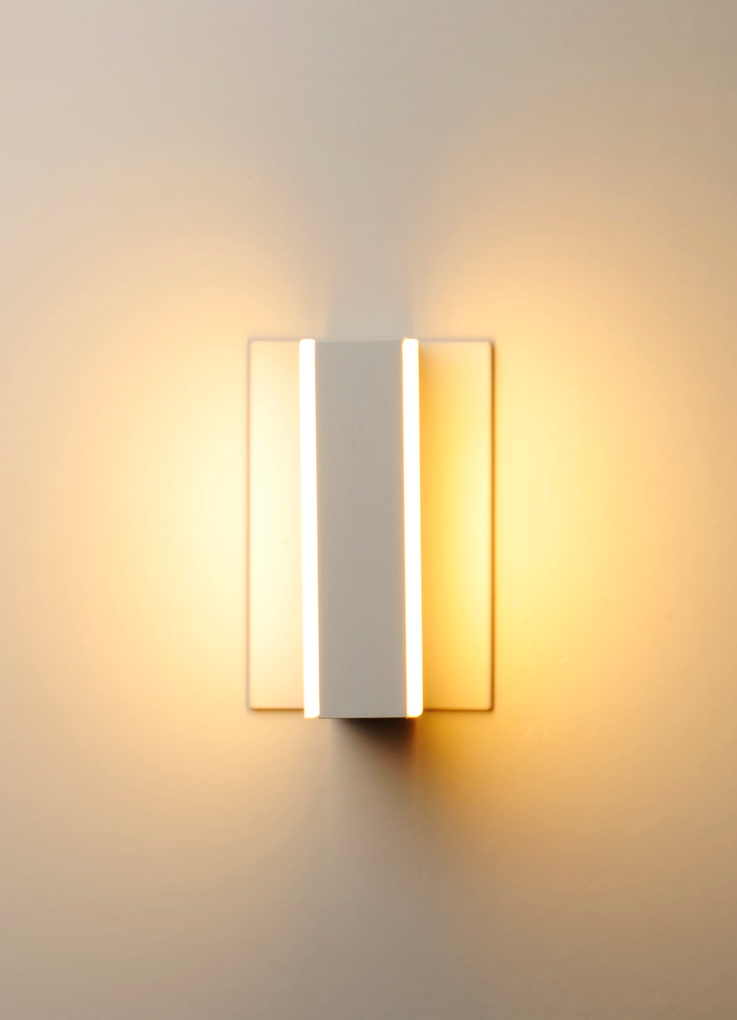 E23210-90WT - Omni 7" LED Wall Sconce - White