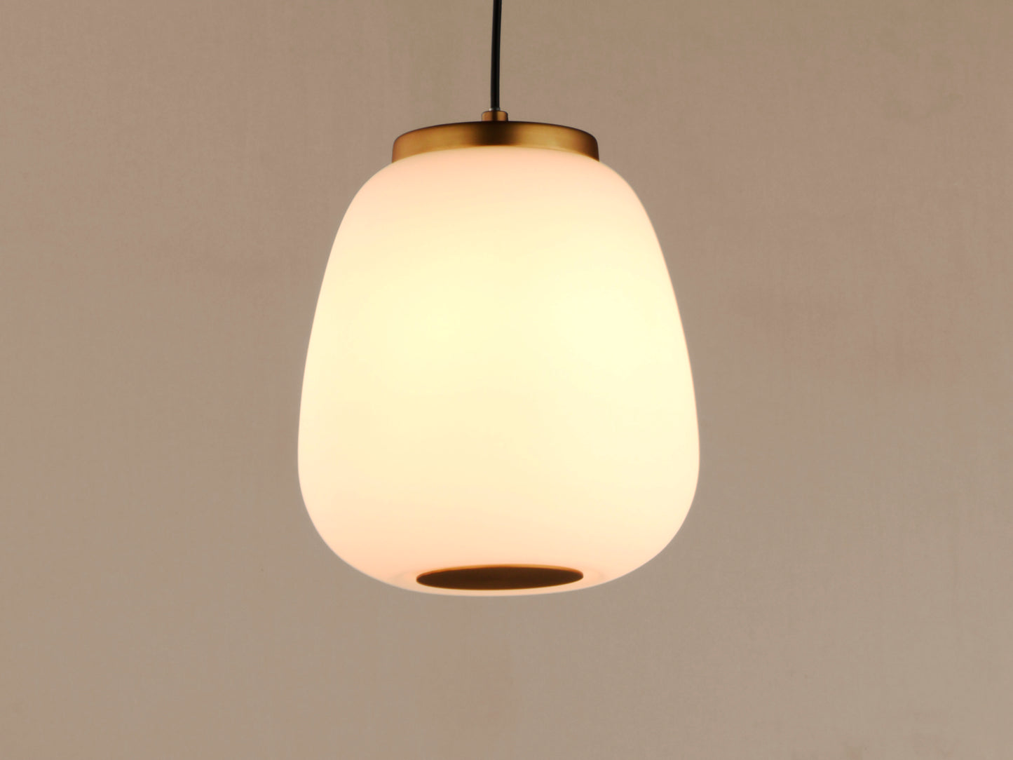 E25063-92BKGLD - Soji 8.75" Pendant - Black / Gold