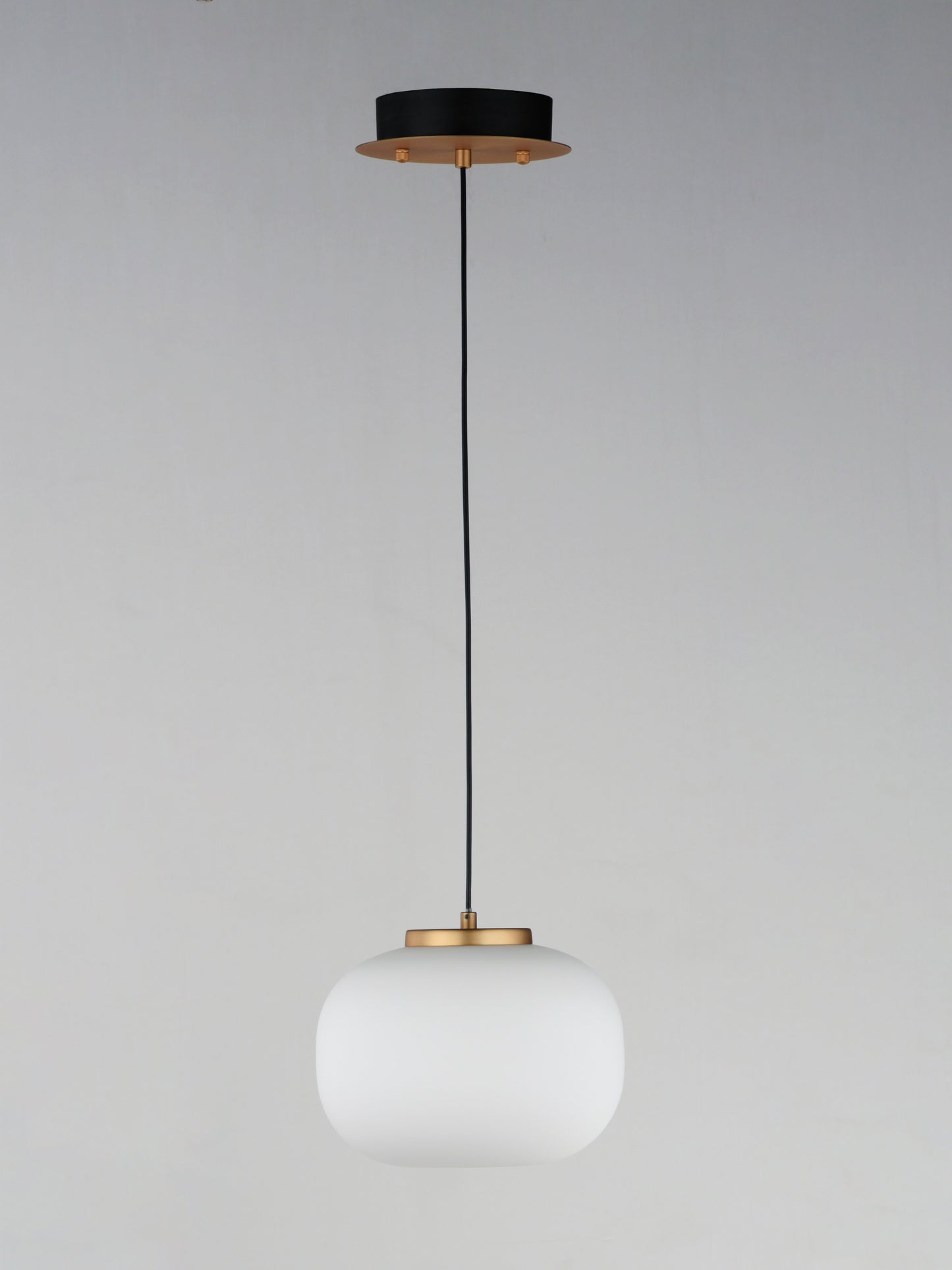 E25065-92BKGLD - Soji 9" Pendant - Black / Gold