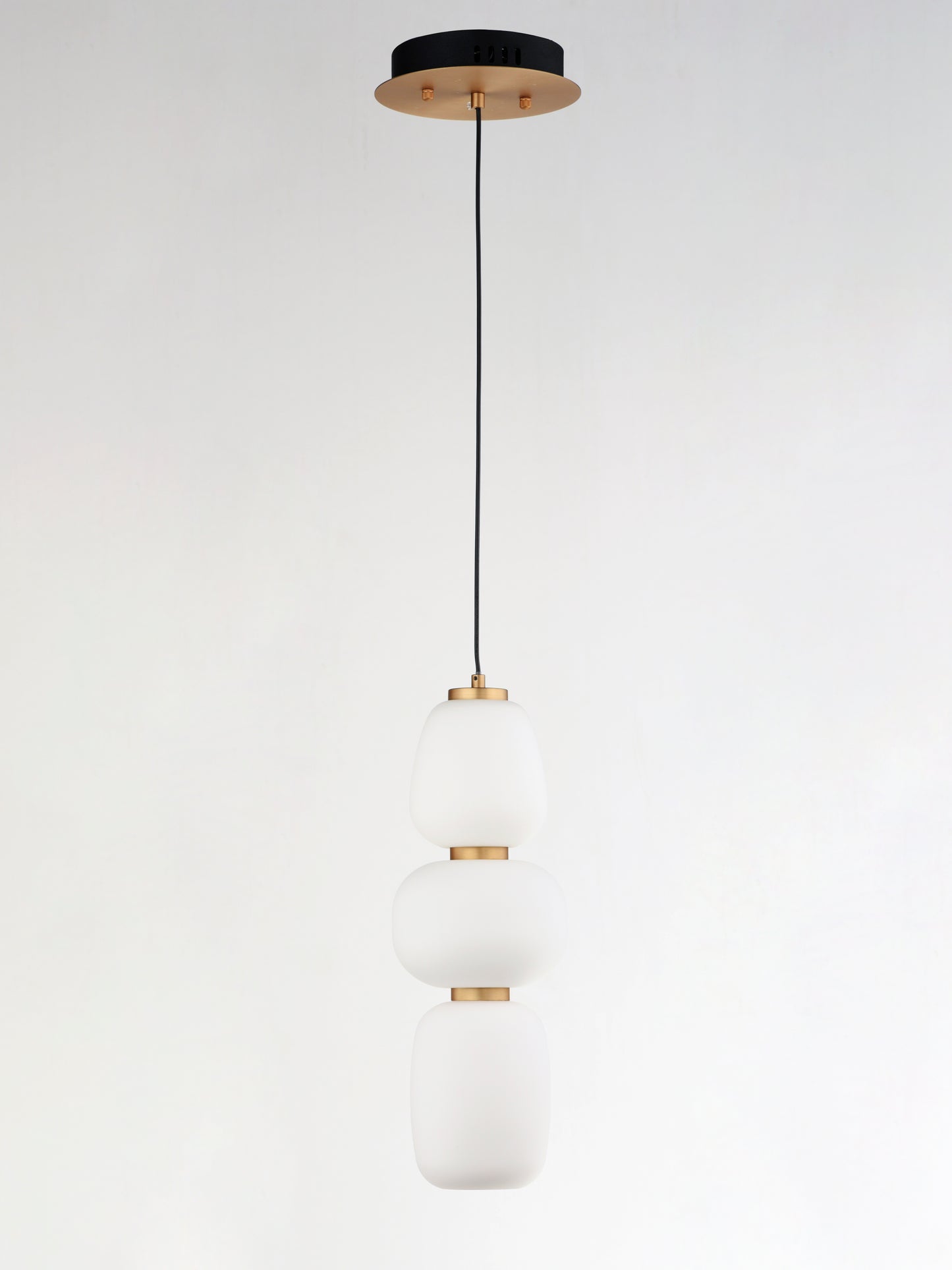 E25067-92BKGLD - Soji 17" Pendant - Black / Gold