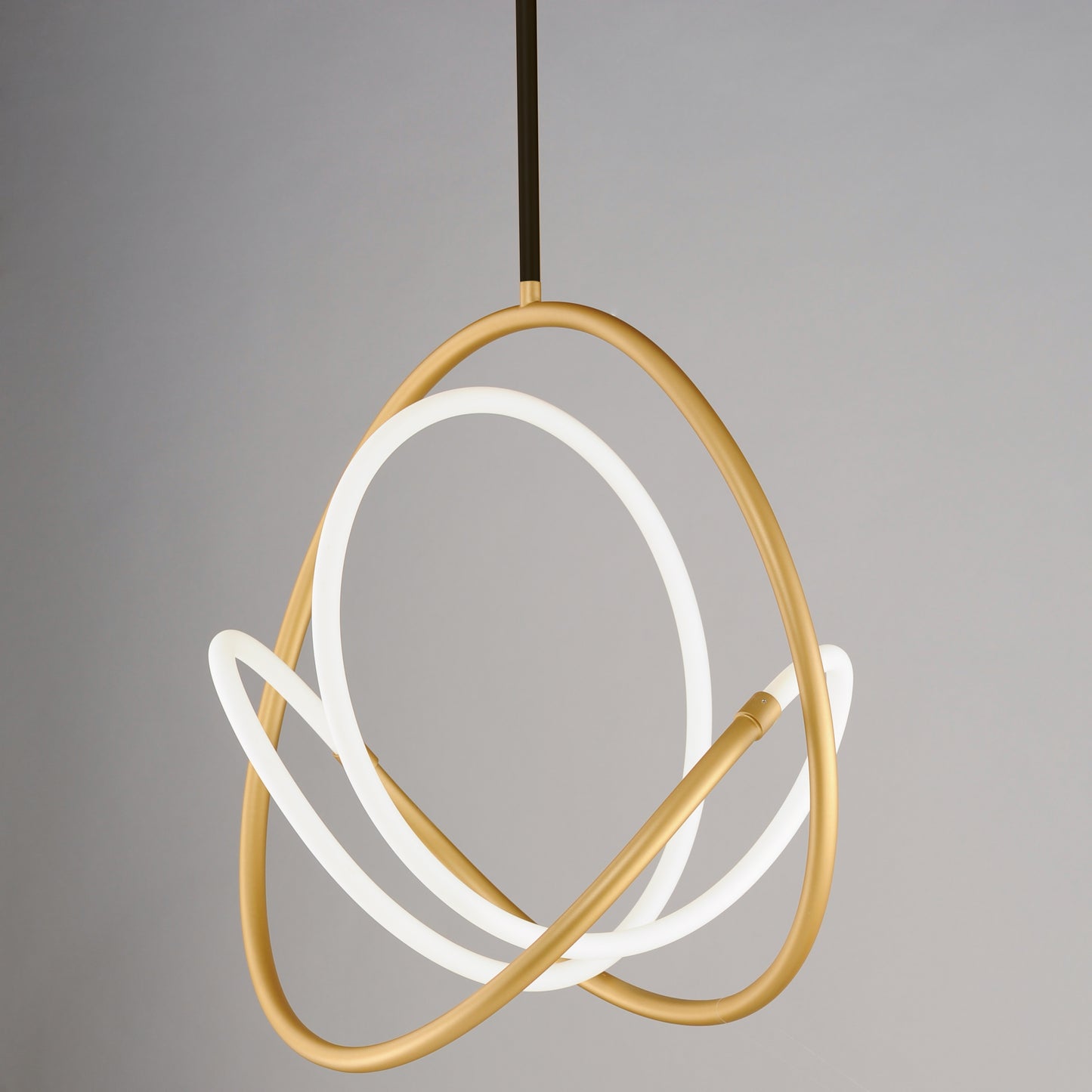 E25094-01BKGLD - Mobius 25" Pendant - Black / Gold