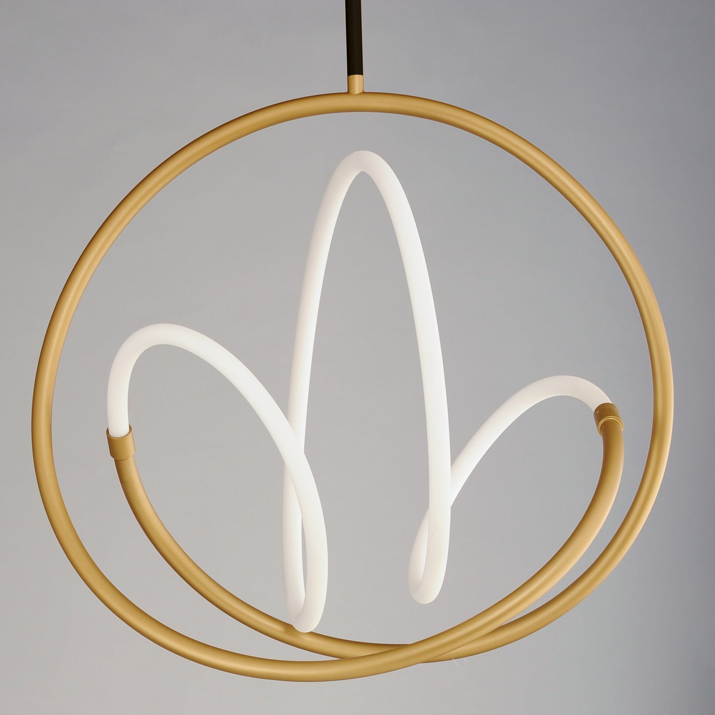 E25094-01BKGLD - Mobius 25" Pendant - Black / Gold
