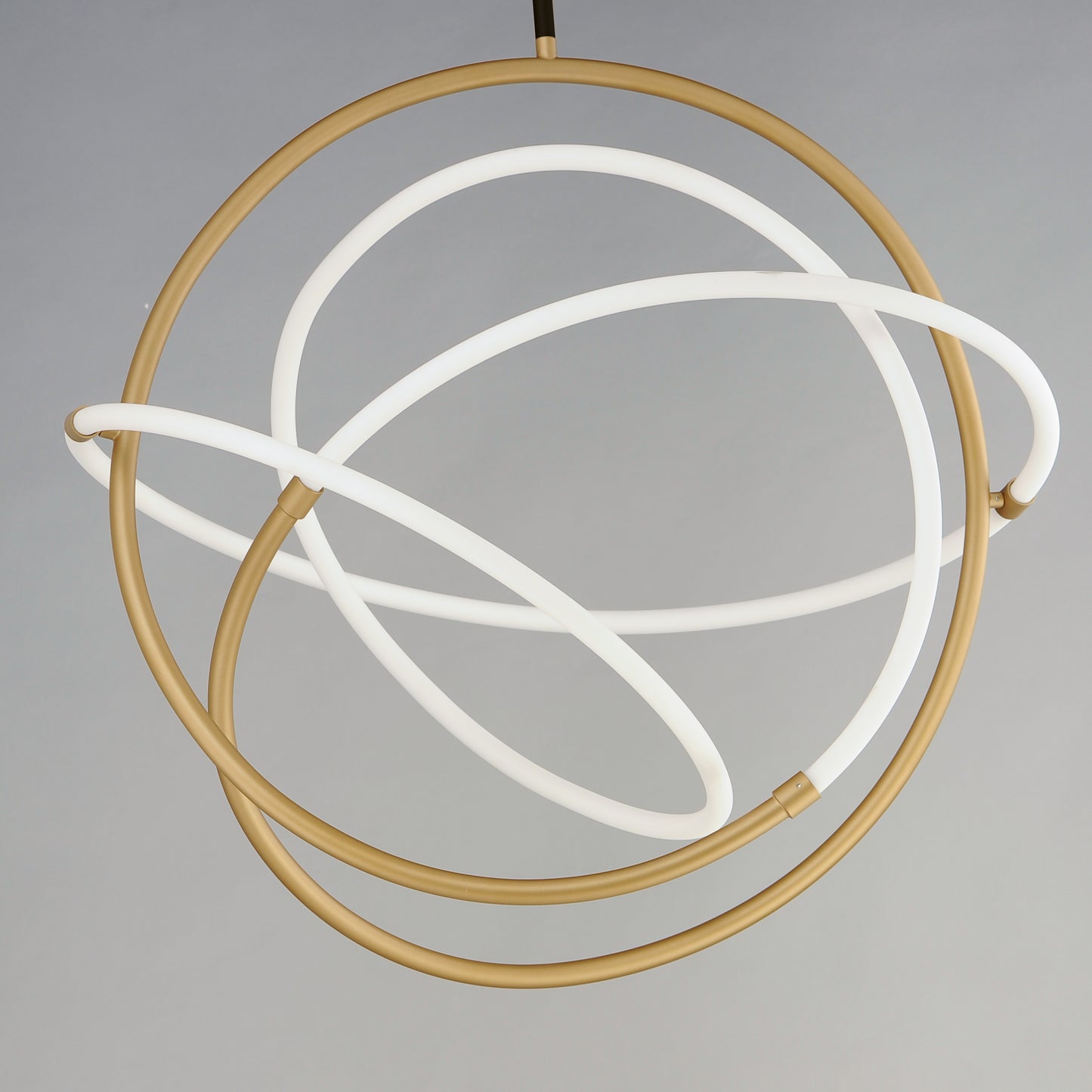 E25096-01BKGLD - Mobius 29" Pendant - Black / Gold