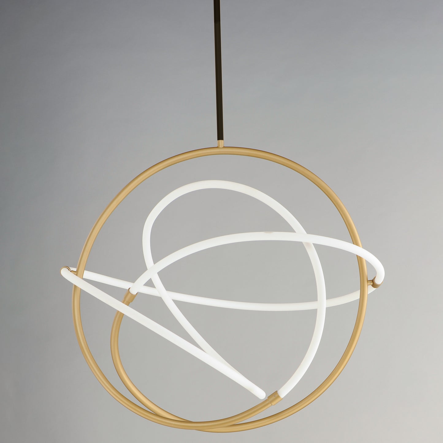 E25096-01BKGLD - Mobius 29" Pendant - Black / Gold