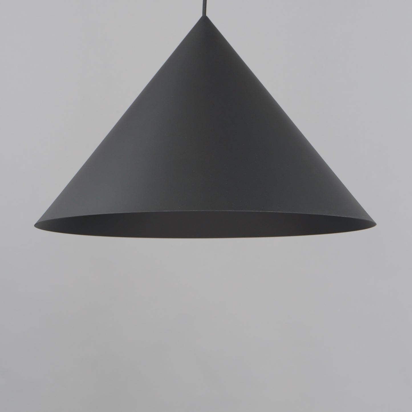 E34502-BK - Pitch 22" Pendant - Black